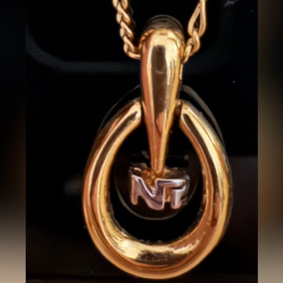 Nina Ricci  Gold Pendant Necklace - Picture 2 of 7